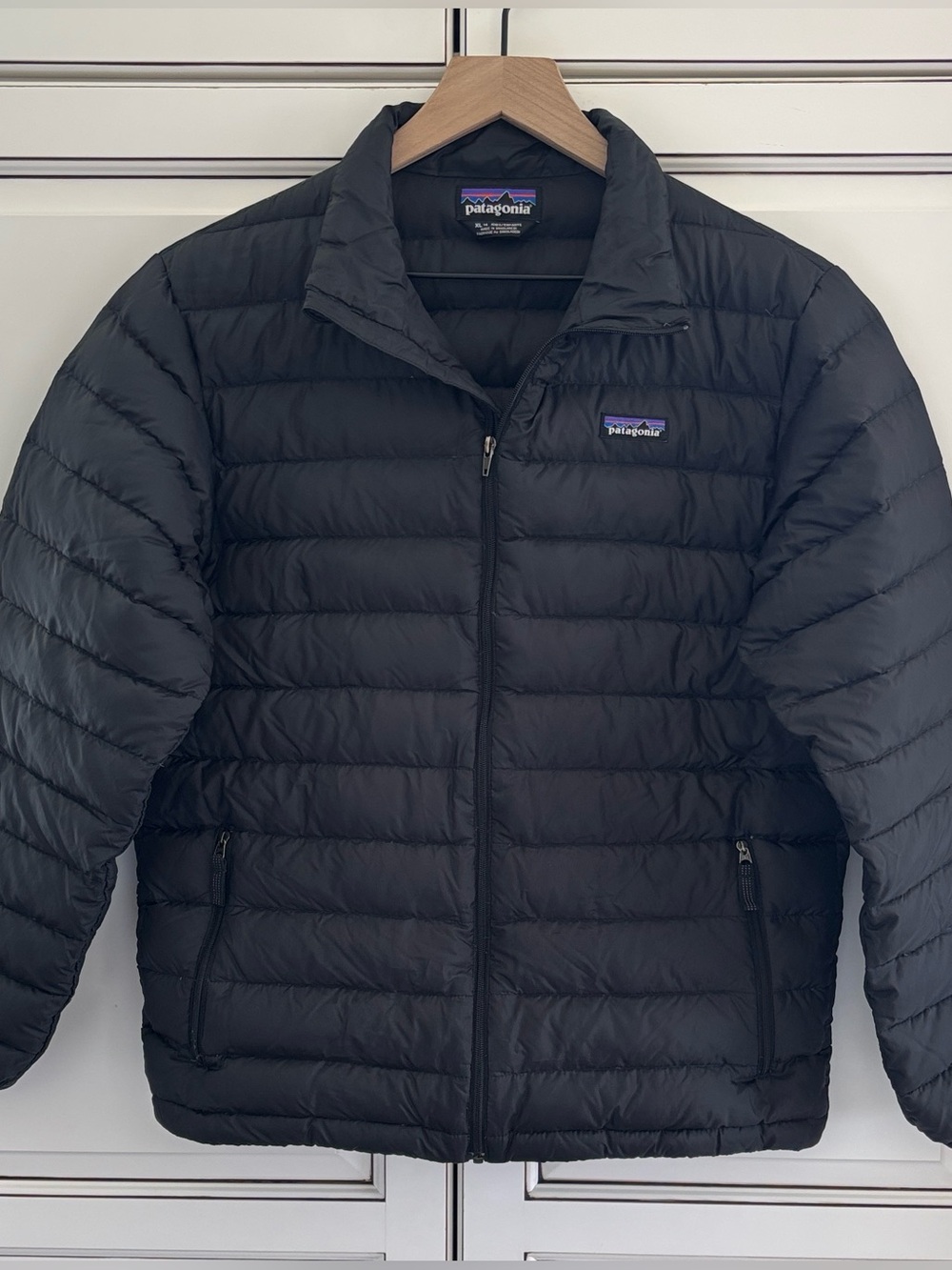 Patagonia Down Sweater Puffer Jacket 68244 Black Kids Boys XL / 14